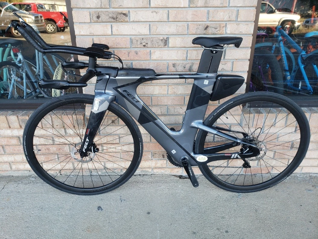 Felt IA Advanced Disc Shimano 105 Charcoal Geo 2023 6 Felt IA Advanced Disc Shimano 105 Charcoal Geo 2023 - Image 4