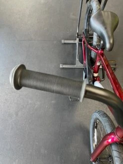 Batch Bicycles Batch 20" Kids Bicycle Gloss Deep Orchid 2022 -Quality Bike Equipment Store 4Bt4orqv3z820awKy6xuVipDs