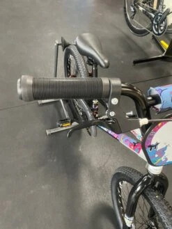 GT Friend Ship Freestyle BMX Bike Black/White 2022 13 GT Friend Ship Freestyle BMX Bike Black/White 2022 -Quality Bike Equipment Store 5Sp3686ssnIEkUagcxZq1PsdQ