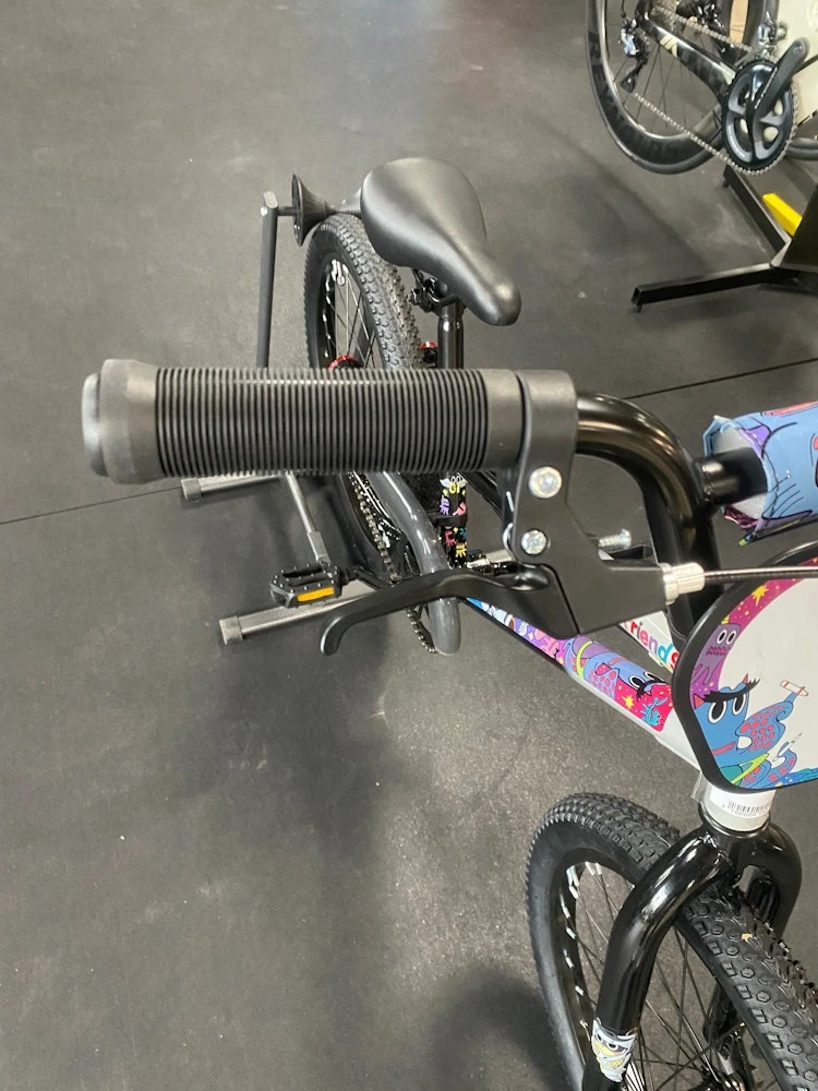 GT Friend Ship Freestyle BMX Bike Black/White 2022 5 GT Friend Ship Freestyle BMX Bike Black/White 2022 - Image 3