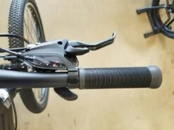 Batch Bicycles Batch Youth 24" Mountain Bike Black 2021 -Quality Bike Equipment Store 7Gykz94CToGsr10nGgNEgLU1M