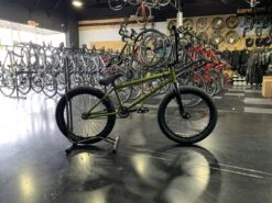 Kink Launch Gloss Digital Lime 2021