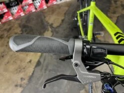 Trek 8.3 Dual Sport Shimano Acera 8 Speed - Hi-Vis Yellow 2015 USED -Quality Bike Equipment Store E1Qhhs98hOrXOKdIf8xFqAVfM