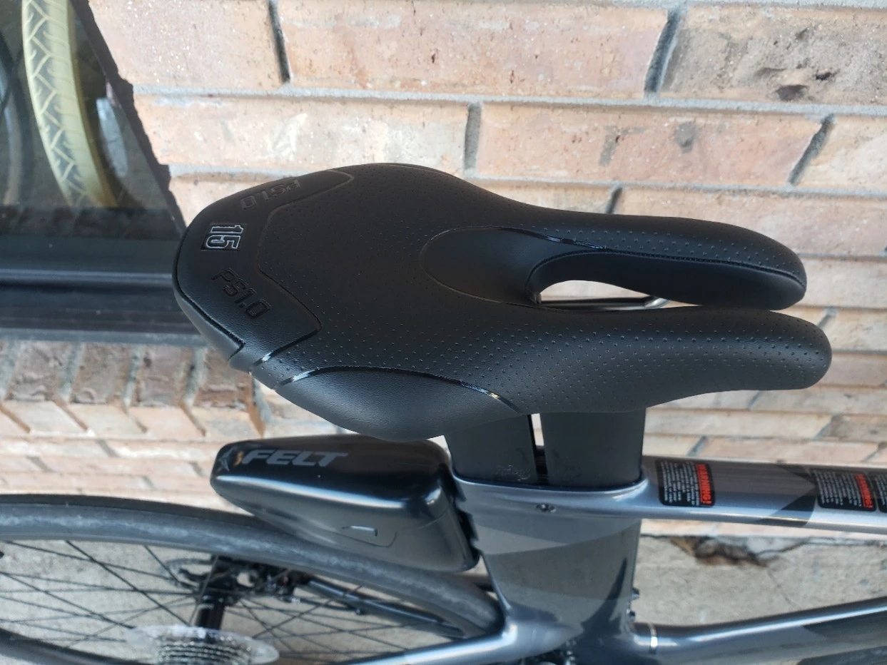 Felt IA Advanced Disc Shimano 105 Charcoal Geo 2023 11 Felt IA Advanced Disc Shimano 105 Charcoal Geo 2023 - Image 9