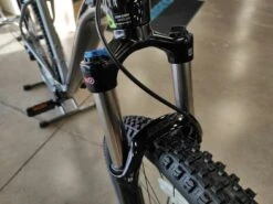 Cannondale Trail SE 4 Hardtail Mountain Bike: Shimano Deore 1x10 Speed Drivetrain, 120mm Lockout Front Suspension, Hydraulic Disc Brake -Quality Bike Equipment Store MRlx0cH6A5d W6v9Nj5SvdVWQ