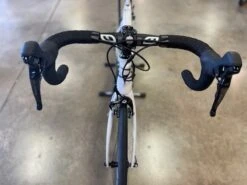 Pinarello Gan Rim Shimano 105 W/Reynolds AR 58 2022 21 Pinarello Gan Rim Shimano 105 W/Reynolds AR 58 2022 -Quality Bike Equipment Store TH5SsG0xAGloOq73G5RXclVbI