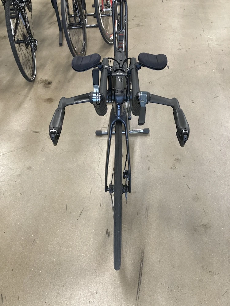 Felt IA Advanced Disc Shimano 105 Charcoal Geo W/Reynolds AR 58/62 Carbon Wheels 2023 6 Felt IA Advanced Disc Shimano 105 Charcoal Geo W/Reynolds AR 58/62 Carbon Wheels 2023 - Image 4