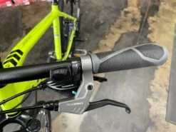 Trek 8.3 Dual Sport Shimano Acera 8 Speed - Hi-Vis Yellow 2015 USED -Quality Bike Equipment Store ZqlXwA ThBdbwerKc4t wUnpI