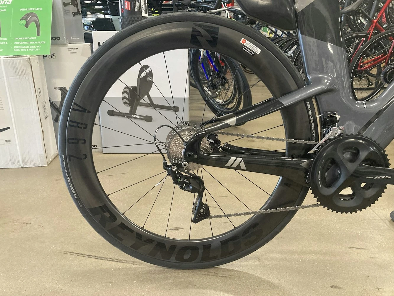 Felt IA Advanced Disc Shimano 105 Charcoal Geo W/Reynolds AR 58/62 Carbon Wheels 2023 7 Felt IA Advanced Disc Shimano 105 Charcoal Geo W/Reynolds AR 58/62 Carbon Wheels 2023 - Image 5