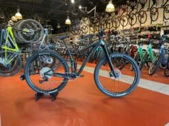 Giant We Ship! Stance 29 2(Crest Fork) - Gunmetal Black 2021