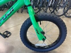 Fuji Rookie 16" Green Boys 2023 -Quality Bike Equipment Store dUMpfsYRbB NBSe5m3C4InV5Q