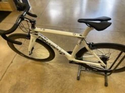 Pinarello Gan Rim Shimano 105 W/Reynolds AR 58 2022 25 Pinarello Gan Rim Shimano 105 W/Reynolds AR 58 2022 -Quality Bike Equipment Store nzo988SA70GQf86tAgSlK71Ug