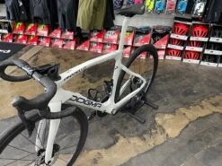 Pinarello Dogma F12 Disc Shimano Ultegra Di2 11 Speed - Sideral Grey 2021 DEMO 17 Pinarello Dogma F12 Disc Shimano Ultegra Di2 11 Speed - Sideral Grey 2021 DEMO -Quality Bike Equipment Store rvCKejALQ36SVj7D9b18FY7BA