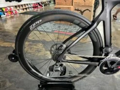 Pinarello Paris SRAM Rival AXS W/ Zipp 303S Wheelset - B.O.B 2022 -Quality Bike Equipment Store vp0meaxaLB flgQMCikTevlvg