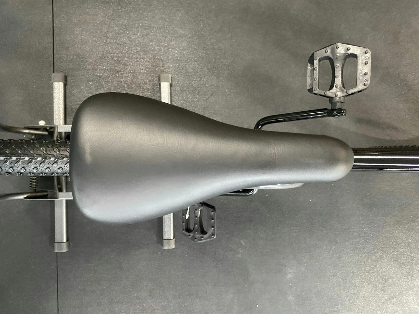 GT Friend Ship Freestyle BMX Bike Black/White 2022 4 GT Friend Ship Freestyle BMX Bike Black/White 2022 - Image 2