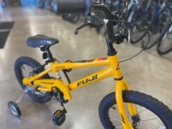 Fuji Rookie 16" Yellow Boys 2023 11 Fuji Rookie 16" Yellow Boys 2023 -Quality Bike Equipment Store zFmQ3j71i8JVWQ4psVkd z0uA